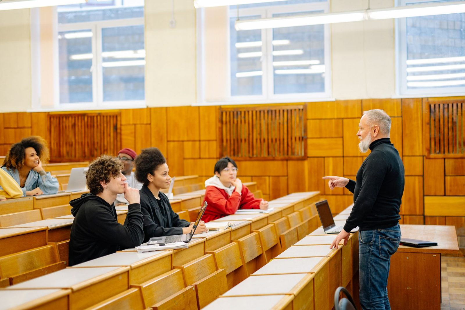 Students sitting in a college introductory lecture hall